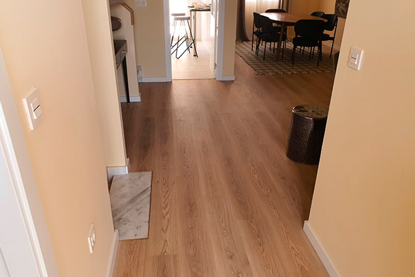 Piso piloto de la promoción de Montequinto: Parquet laminado · Montequinto (Sevilla)