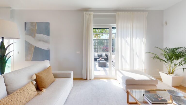 18 viviendas en Palomares del Río: Parquet laminado PERGO · Palomares del Río (Sevilla)
